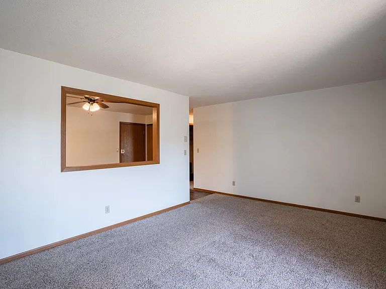 Fargo, ND Southview Village Apartments | Living