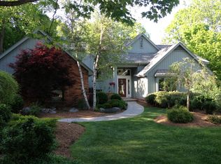 229 Grosse Pines Dr, Rochester Hills, MI 48309