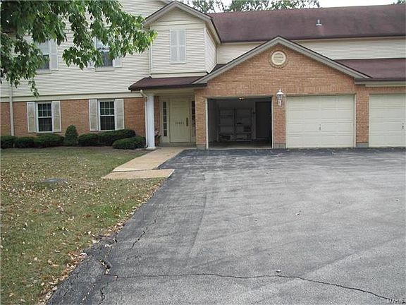 3rd image of 10924 Village Grove Dr APT B