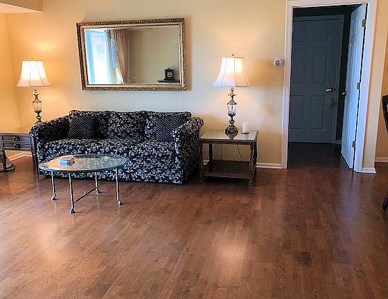 5th image of 6815 N Milwaukee Ave APT 501