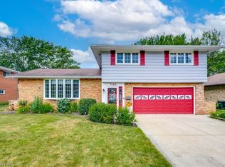 7150 Middlebrook Blvd, Middleburg Heights, OH 44130