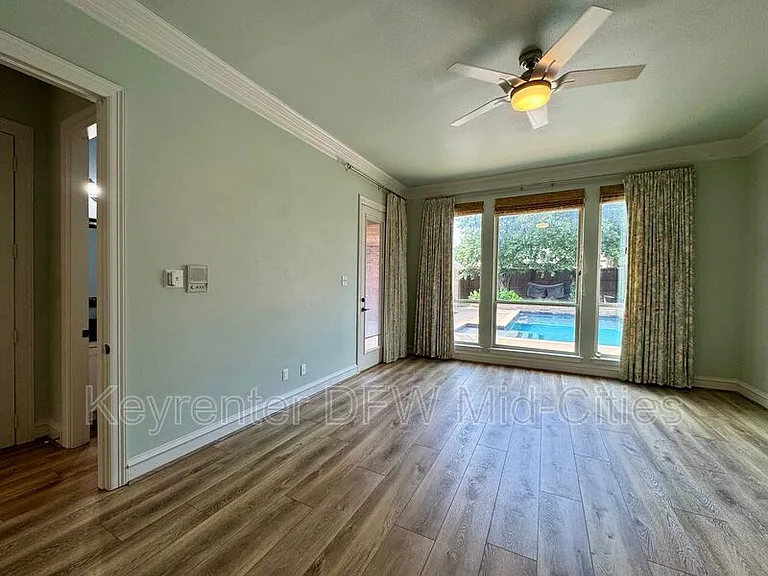 2417 Creekside Cir S — Photo 14