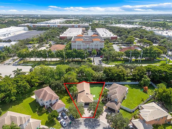 5th image of 16118 SW 28th Ct