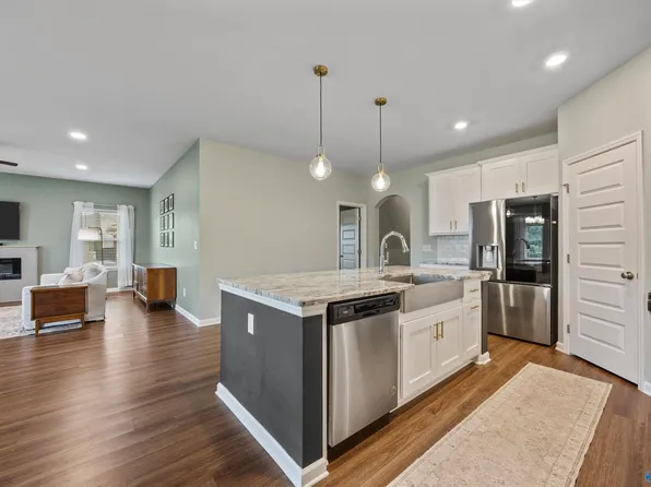 227 Paladin St, New Market, AL 35761