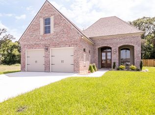 117 Channel Dr, Broussard, LA 70518