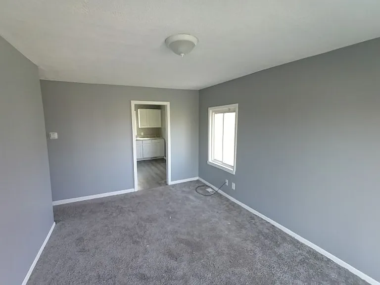4080 Isabelle St — Photo 11