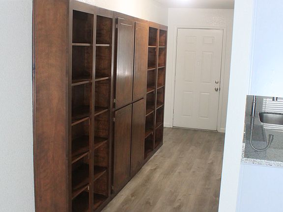 5th image of 1120 Lillian Dr