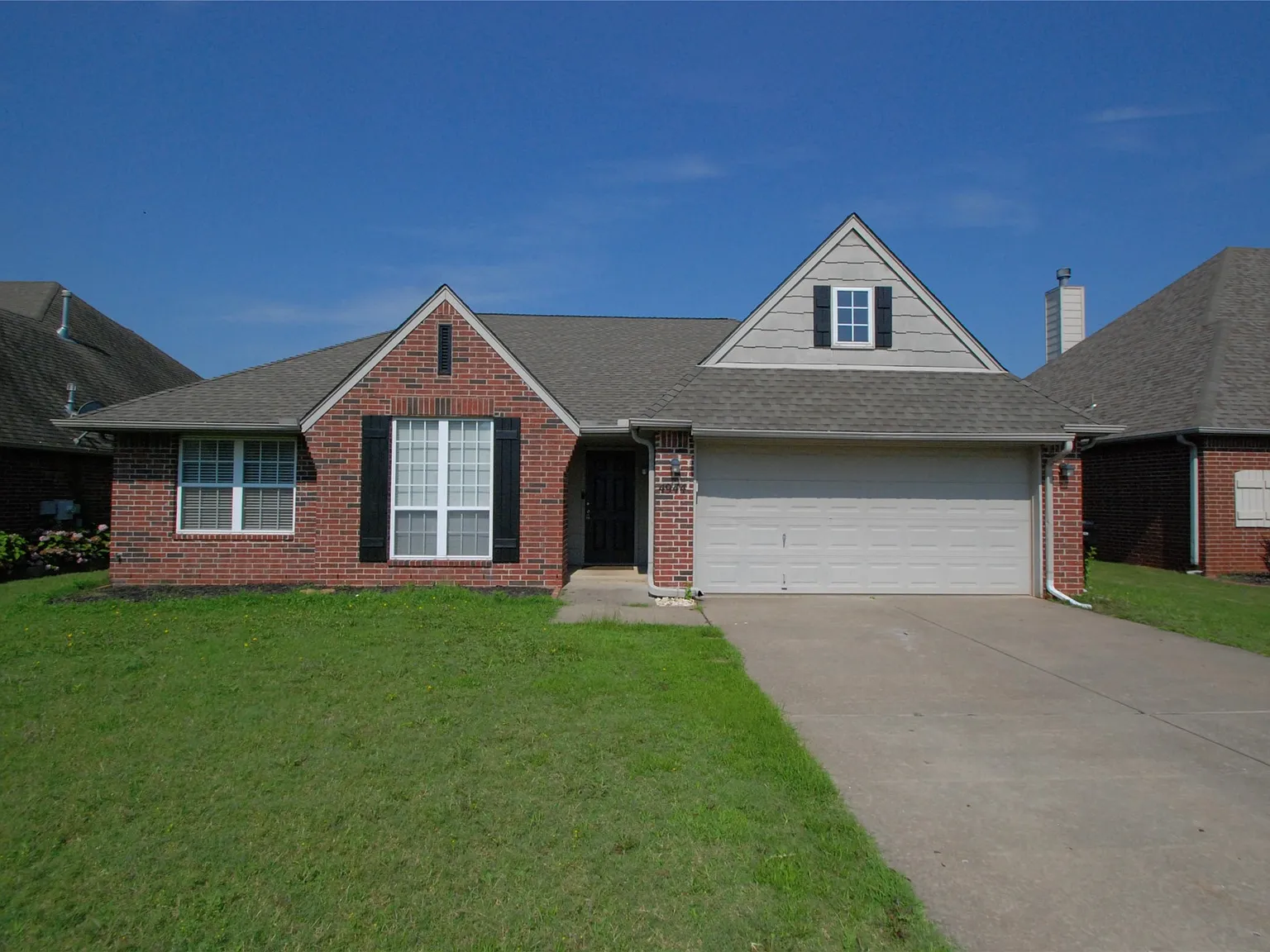 3 bed, 2.0 bath, 1857 sqft, $1,995 — Photo 1