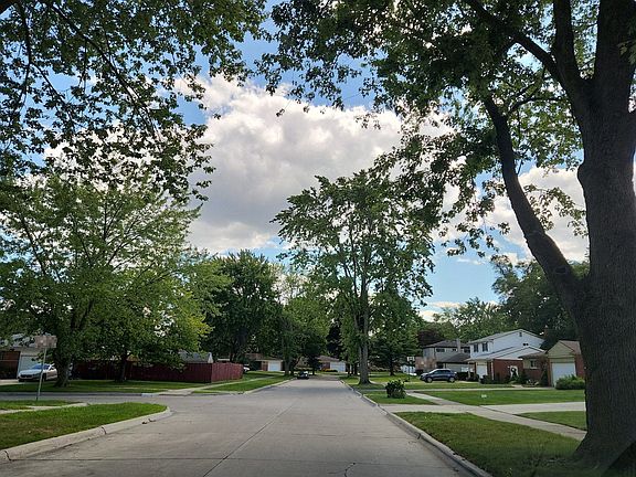 4th image of 28244 Fontana Dr