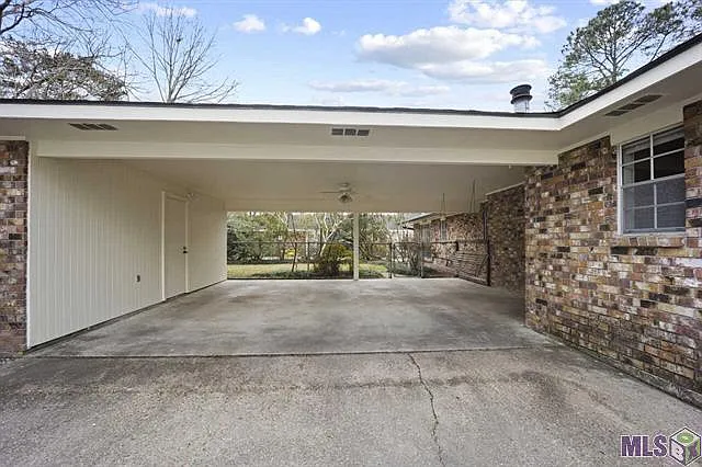 1034 Leycester Dr — Photo 13