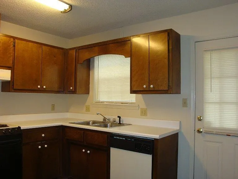 343 Brookfield Rd — Photo 7