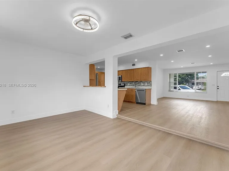 7150 SW 10th St — Photo 10