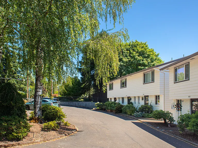 Chestnut Place Apartments — Photo 5
