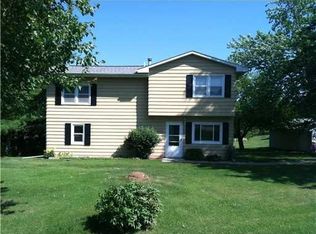4628 Honey Grove Rd, Ely, IA 52227