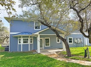 1622 12th St, Rockport, TX 78382