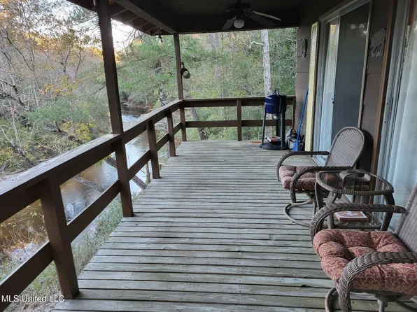 1250 Road 328, Perkinston, MS 39573