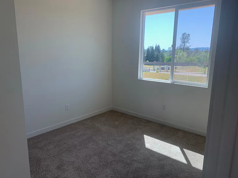 2261 Milano Trl — Photo 8
