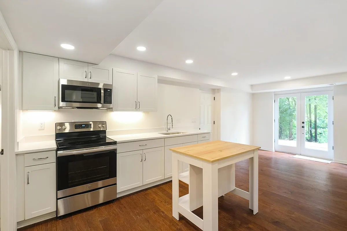 Building Photo - 207 Township Dr #BOTTOM FLOOR