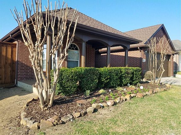 2nd image of 8204 Twin Oaks Dr