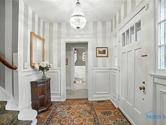 3rd image of 431 Forest Dr
