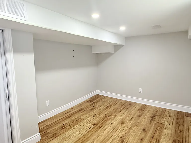 1396 Lillian Ave #LOWER — Photo 5