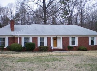 8200 Douglas Dr, Charlotte, NC 28217