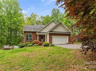4927 Gateway Dr, Claremont, NC 28610