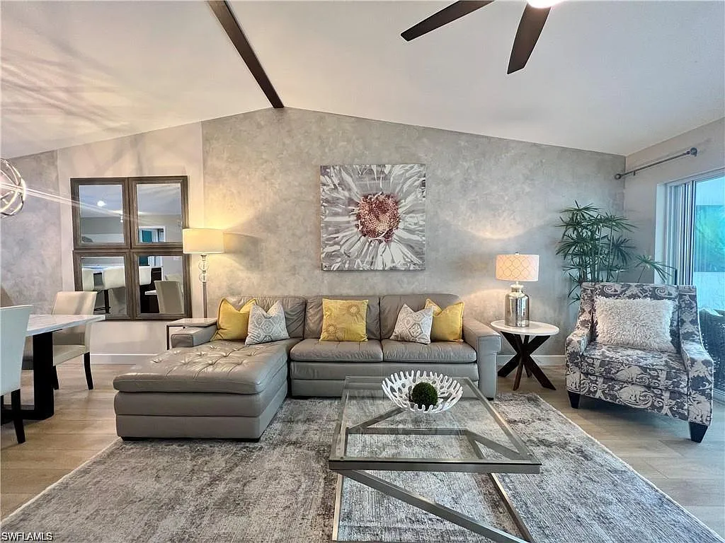 3 bed, 2.0 bath, 1370 sqft, $2,300 — Photo 4