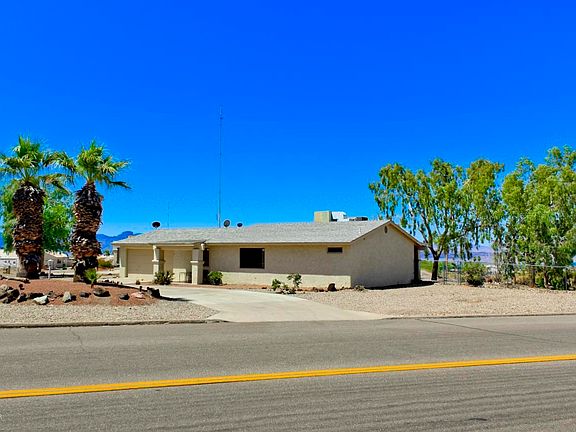 2nd image of 3739 Bluegrass Dr