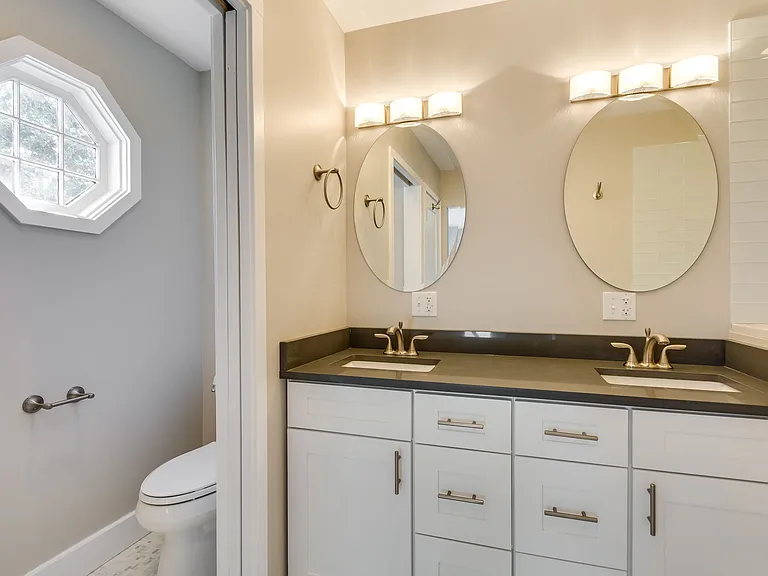 The Trevian Townhomes (Lake) — Photo 13
