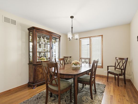 4th image of 1041 E Thomas St