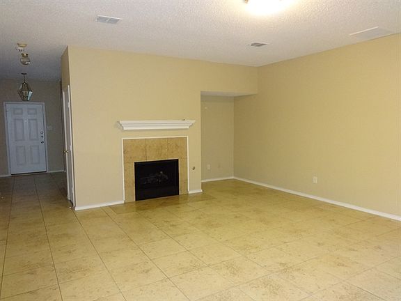 5th image of 313 Sun Meadow Ln