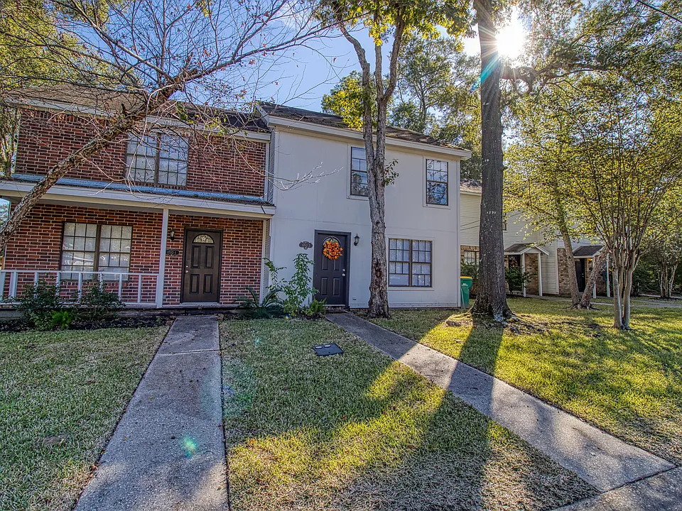 1702 Longview St #2