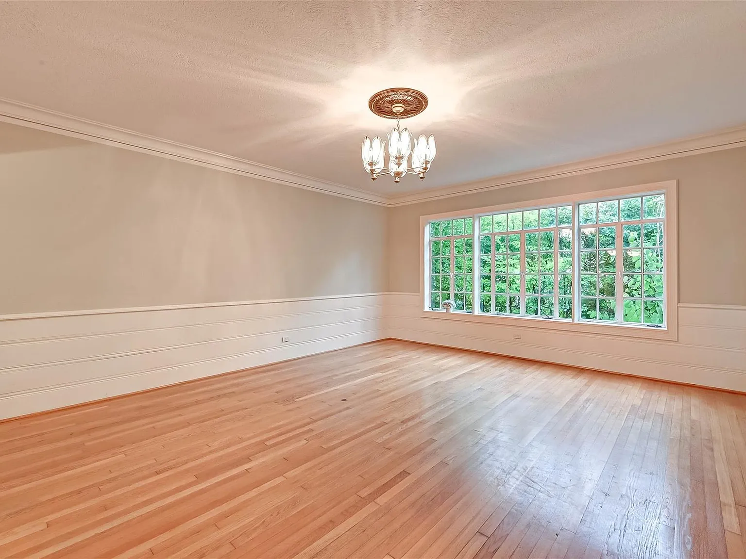 4 bed, 3.5 bath, 3634 sqft, $4,750 — Photo 4