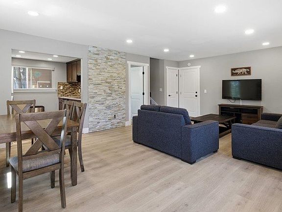 4th image of 12835 Northwoods Blvd