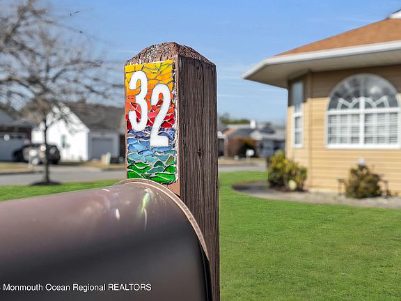 4th image of 32 Oakengates Drive