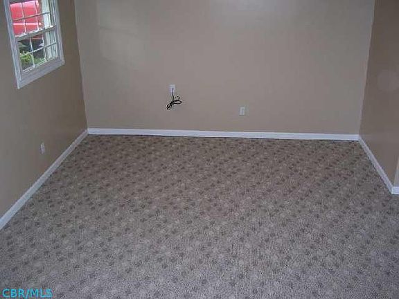 4th image of 1130 Carrousel Dr E