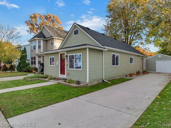 1012 E Granet Ave, Hazel Park, MI 48030