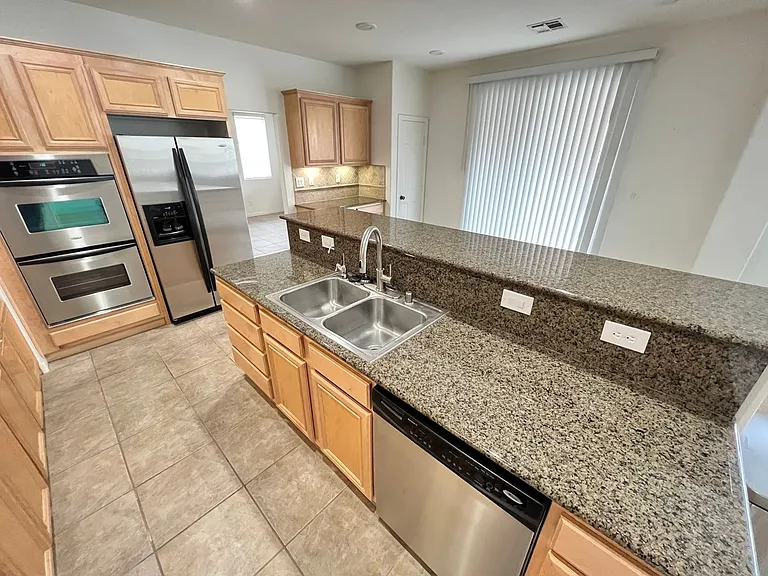 742 Canary Wharf Dr — Photo 19