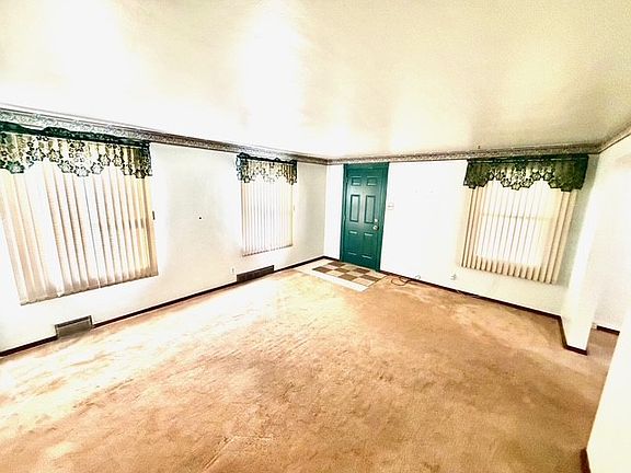 4th image of 2108 Barnsdale Ave