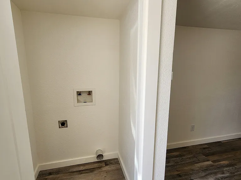 211 N Park St — Photo 6