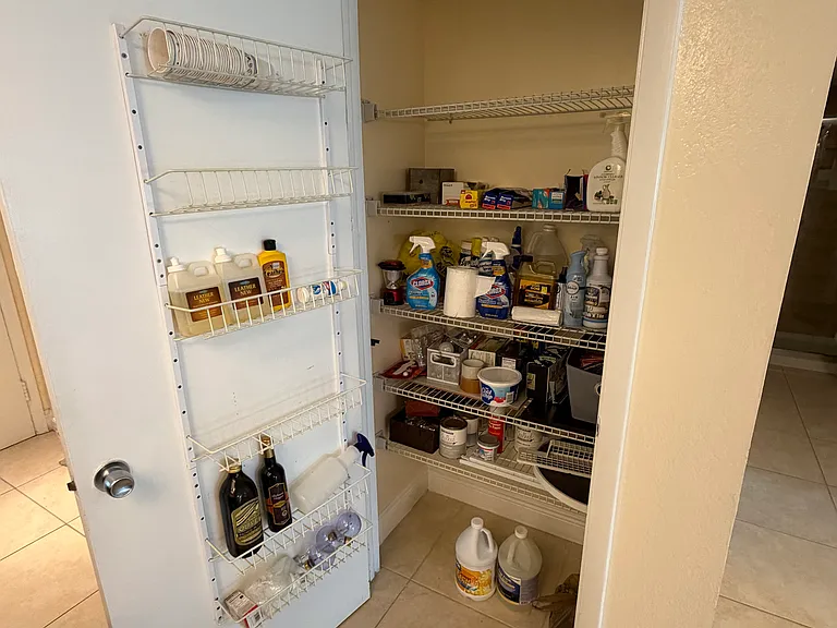 2264 Winkler Ave #204 — Photo 7