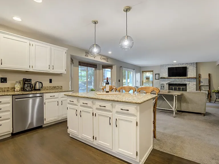 Popes Valley Dr — Photo 16
