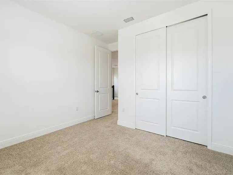 16453 Hamlin View St — Photo 18