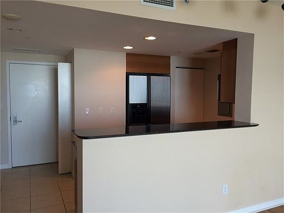5th image of 325 Biscayne Blvd #3520