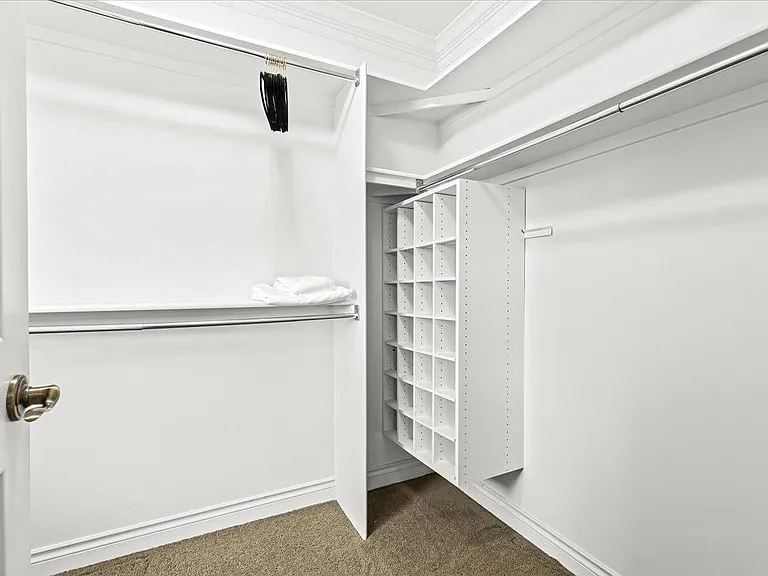 1615 Town Commons Dr — Photo 10