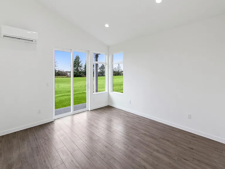 514 Canal Dr NE — Photo 16