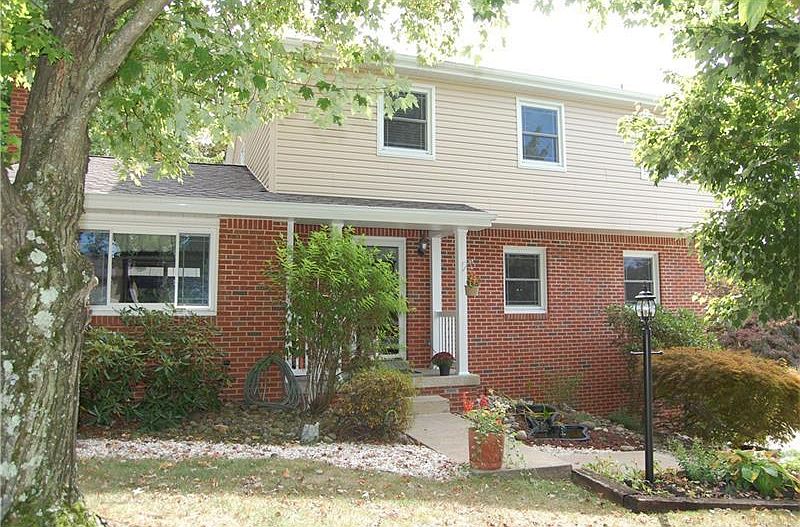 1st image of 10 Dartmouth Dr