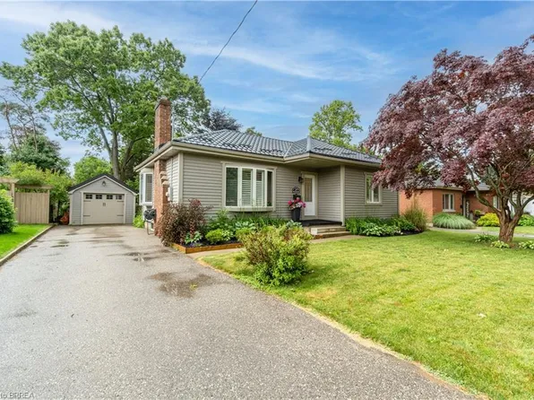 24 Hillier Cres, Brantford, ON N3R 1X1