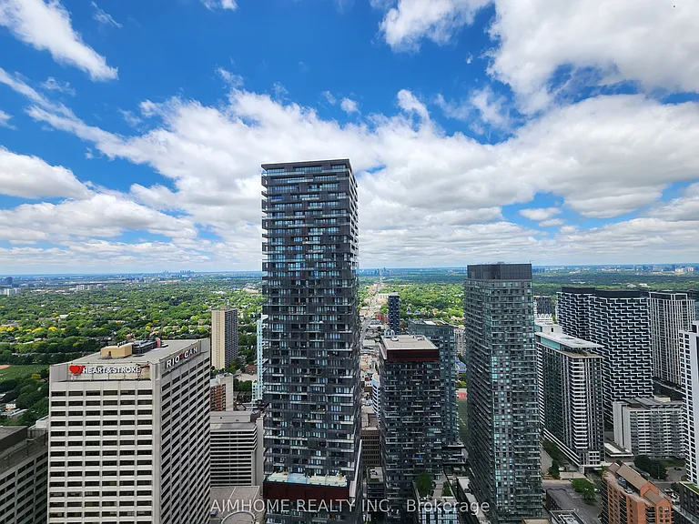 2221 Yonge St #5202 — Photo 2